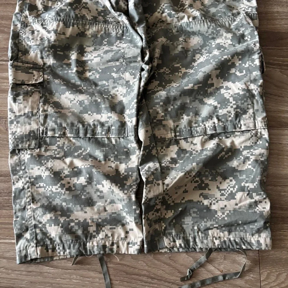 Vintage Y2K/2000s Baggy Military Camo Streetwear Skater Cargo Pants! 40x31